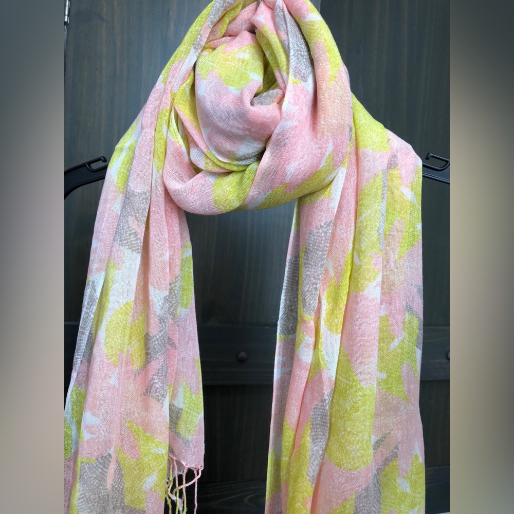 NWT Rockflowerpaper sheer leaf Scarf